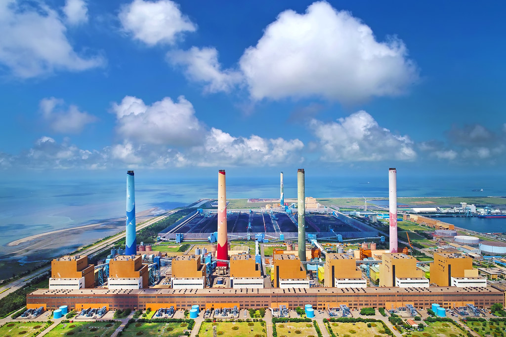 台中火力發電廠燃煤機組將於2035年全數除役。照片提供：台電