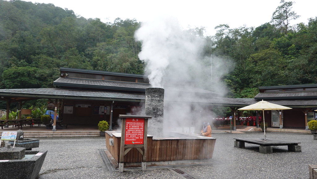 台灣地熱資源豐富，不僅可當作溫泉遊憩使用，還能發展地熱發電。圖為清水地熱。攝影：孫文臨