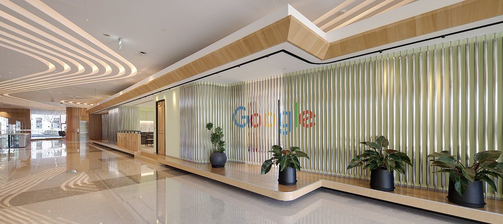 Google利用智慧科技融入板橋TPKD大樓辦公室，可以自動調配燈光、空調等設備，達到節能功效。圖片來源：Google官方部落格