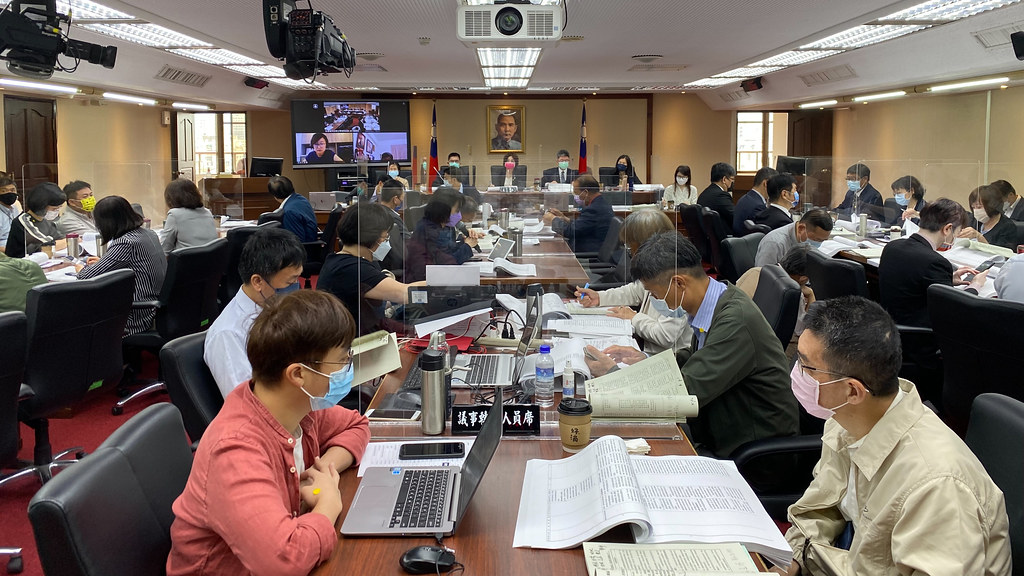立院六大委員會組成聯席會議，於昨（12日）完成《氣候變遷因應法》草案審查。攝影：李蘇竣
