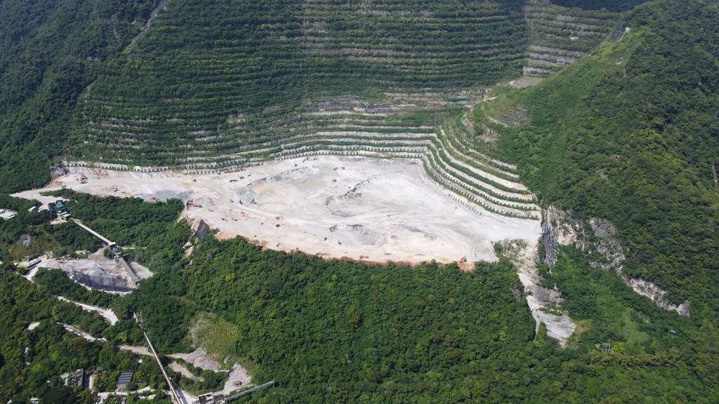 礦務局將與地調所整併為「礦業管理及地質調查中心」，包辦從原始地質調查一路到納管的業務。圖為新城山礦場。資料照。圖片來源：Garu攝，地球公民基金會提供
