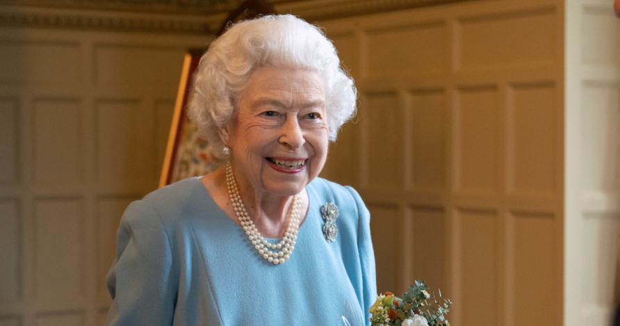 獻給女王的花跟小熊去哪裡了？ 從登基到國葬 英國女王的環境「跨」世代